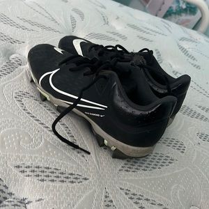Women’s 9 Nike softball cleats